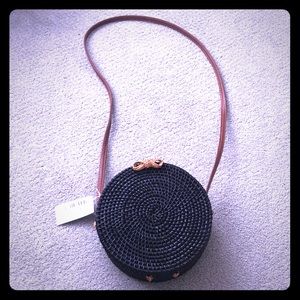 Black round straw shoulder/crossbody bag NWT